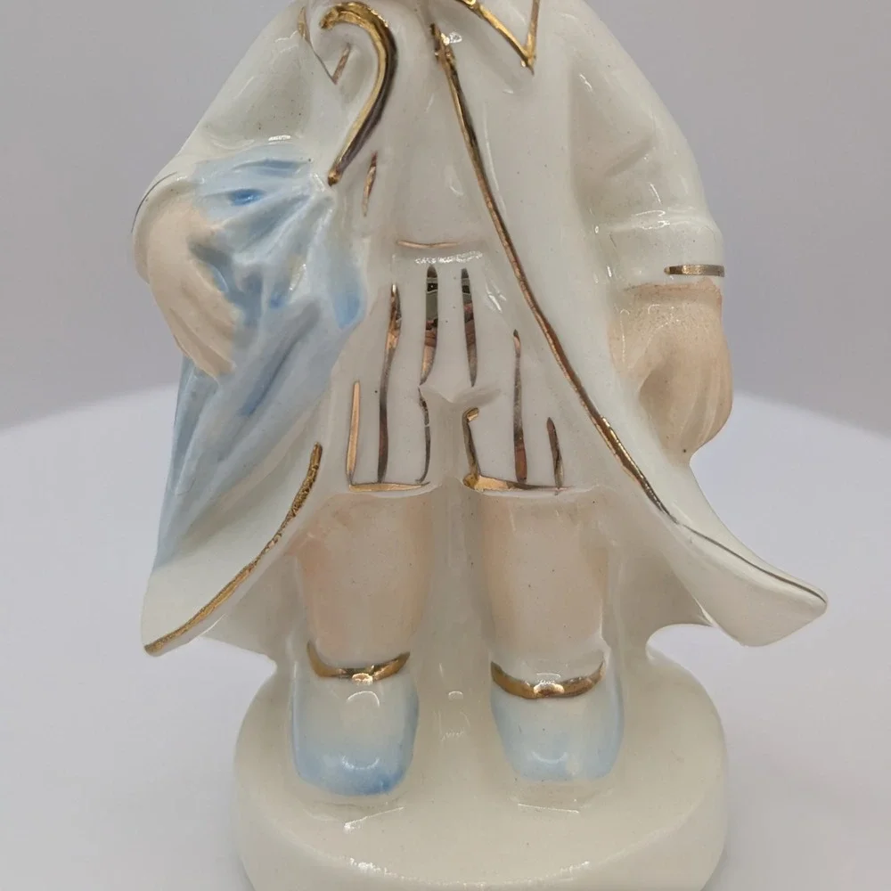 Vintage Victoria Ceramic Bor Girl Salt And Pepper‎ Shakers Umbrella Teddy Bear
